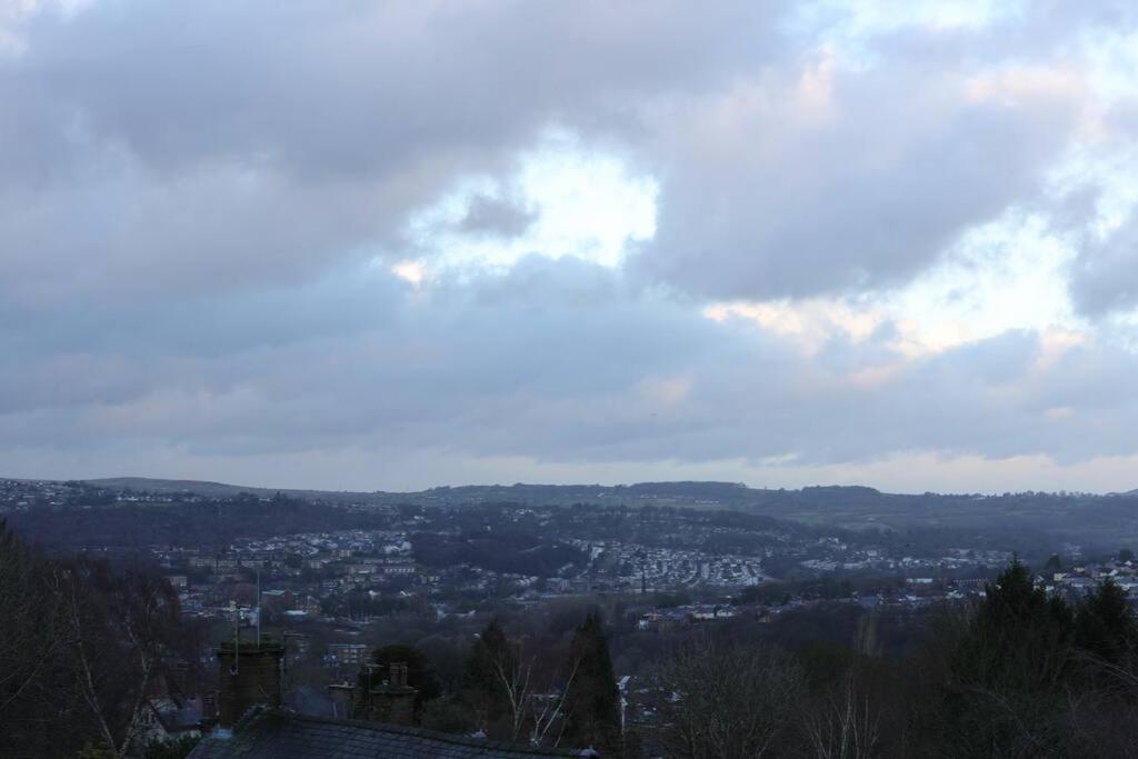 Apartment Two-bedroom With Scenic Balcony View Shipley (West Yorkshire)