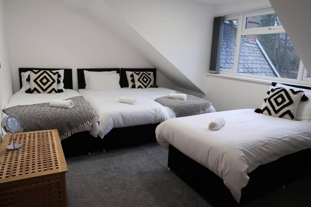 Two-bedroom With Scenic Balcony View Shipley (West Yorkshire)